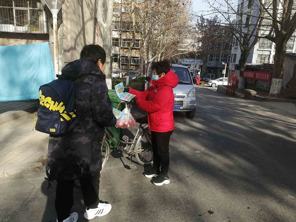 垃圾分類(lèi)宣教活動(dòng)來(lái)到智遠(yuǎn)街道濟(jì)煉社區(qū)